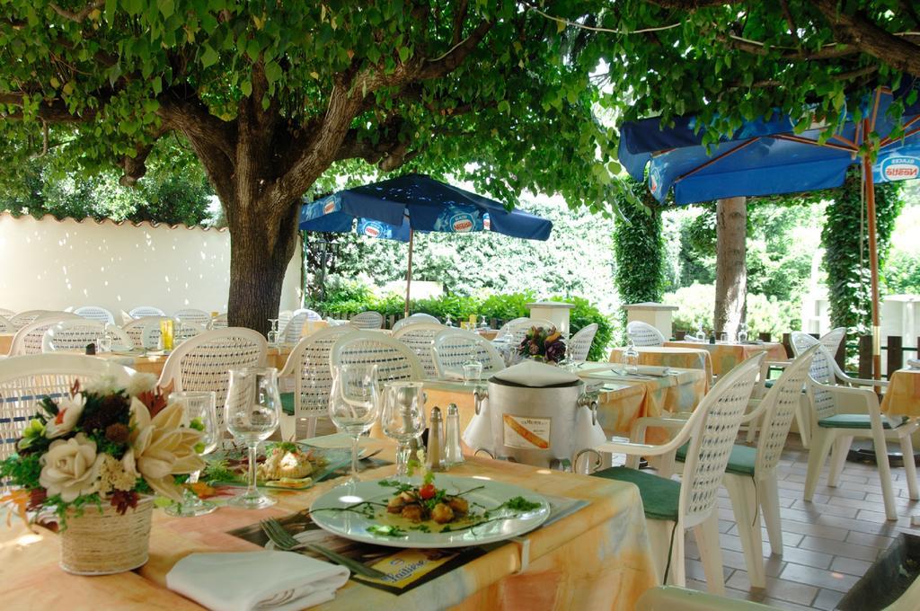 Logis Hotel Des Voyageurs Restaurant La Bonne Tabl'Hay Livron-sur-Drôme Esterno foto