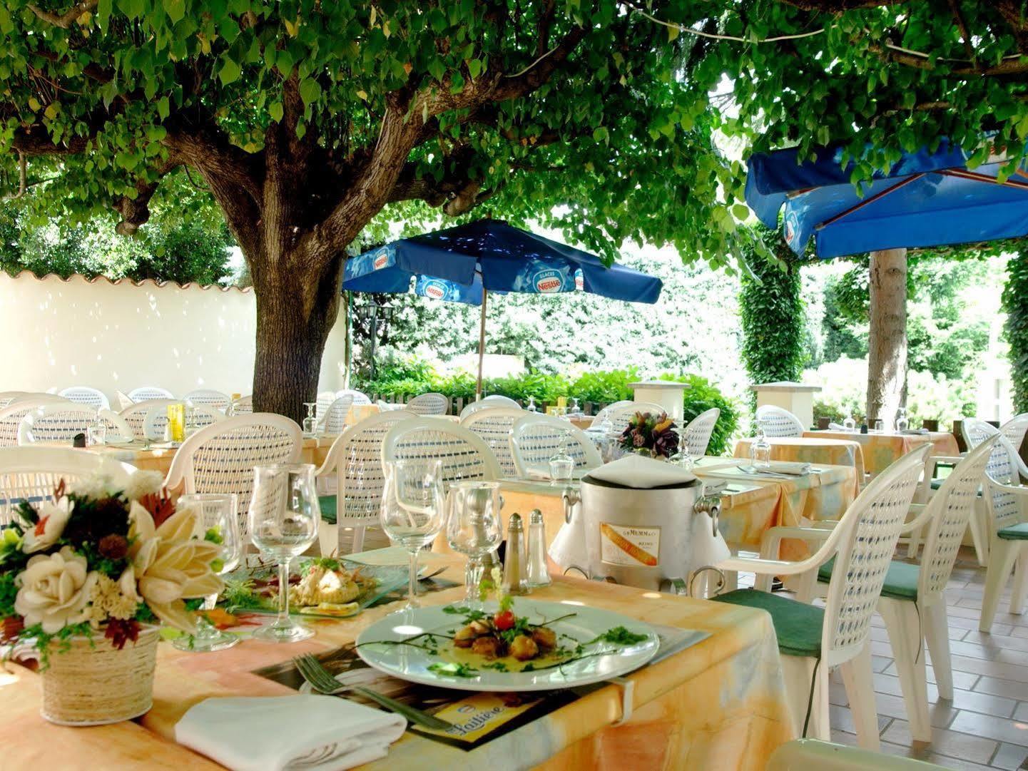 Logis Hotel Des Voyageurs Restaurant La Bonne Tabl'Hay Livron-sur-Drôme Esterno foto